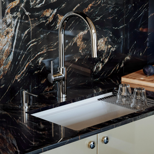 Lateral Bar Faucet